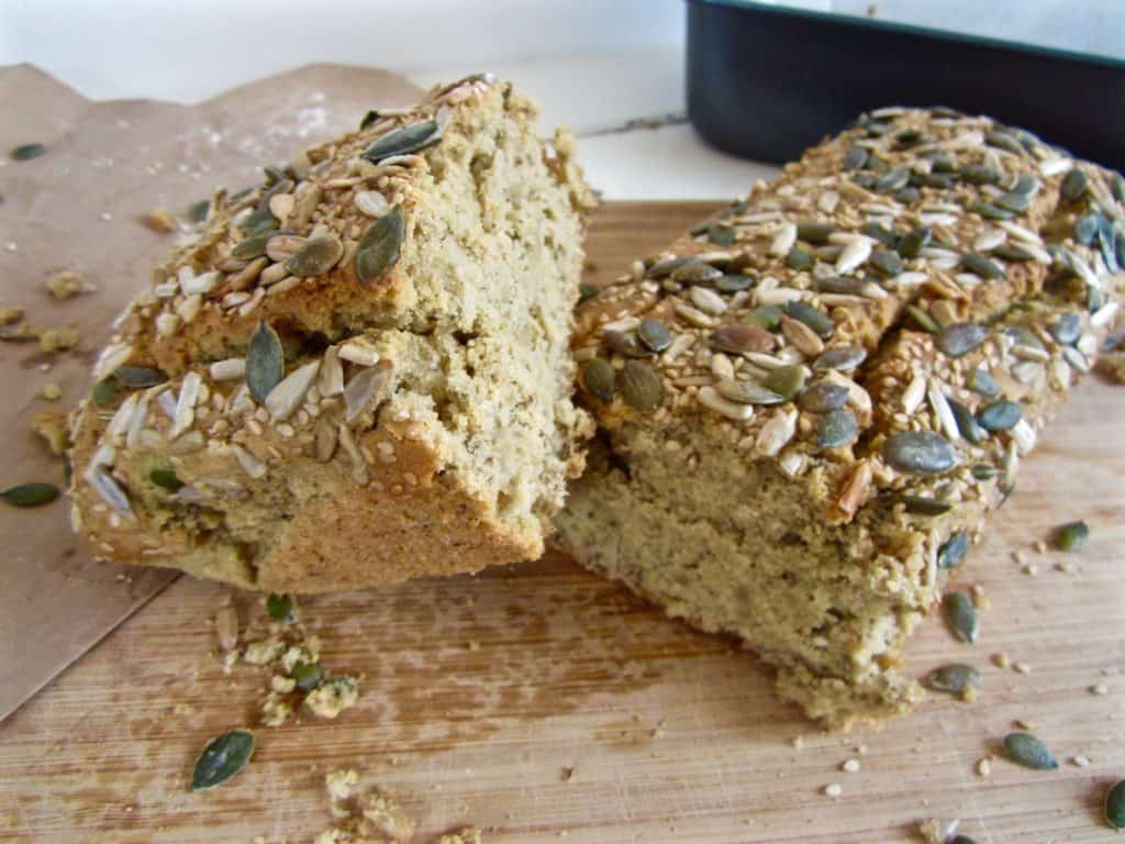 Hearty 5 Seed Bread - vegan, gluten / nut / refined sugar free! | veganchickpea.com