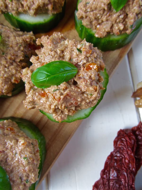 Tomato Walnut Pate - an easy vegan appetizer! Serve on cucumbers or crackers. {raw, paleo, soy & gluten free} | veganchickpea.com