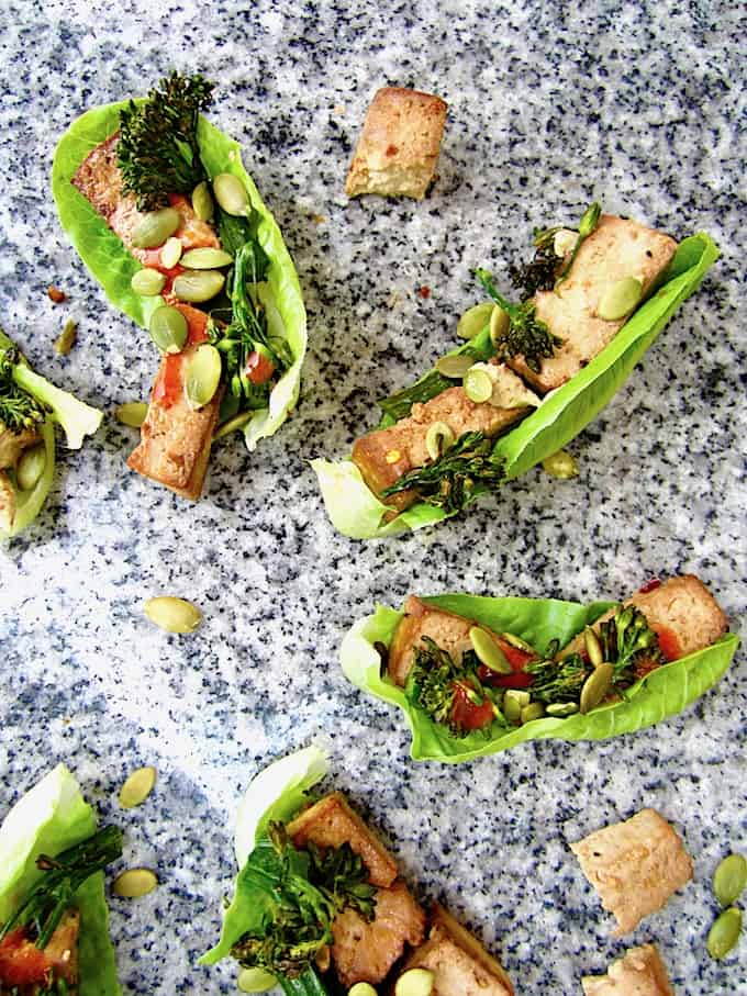 Easy Vegan Tofu Lettuce Wraps - Bake the tofu and broccolini ahead of time for an easy, delicious, 5 minute high protein lunch! | veganchickpea.com