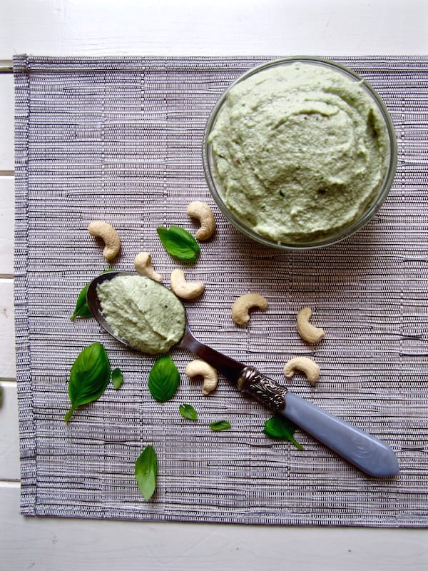 Quick & Easy Vegan Cashew Basil Cheese recipe - perfect substitute for ricotta with many applications! Ready in 10 minutes. {gluten free, paleo, soy free} | www.veganchickpea.com