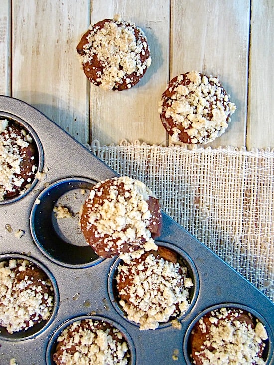 Pumpkin Cranberry Crumb Mini Muffins (Vegan & Gluten Free) - a super moist and bite sized treat, perfect for adults and kids alike! {refined sugar free}