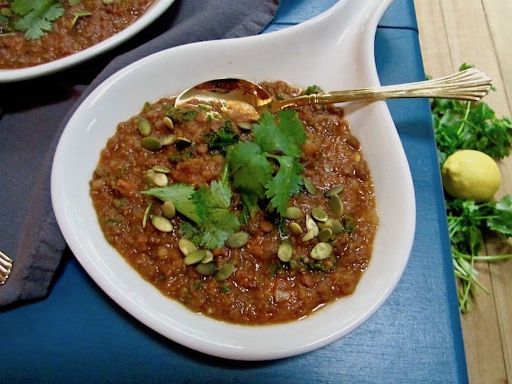 Vegan Red Lentil Stew Recipe - super healthy and 17 grams of plant powered protein per bowl! | veganchickpea.com