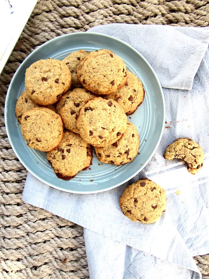 Soft & Healthy Almond Flour Chocolate Chip Cookies (GF ...