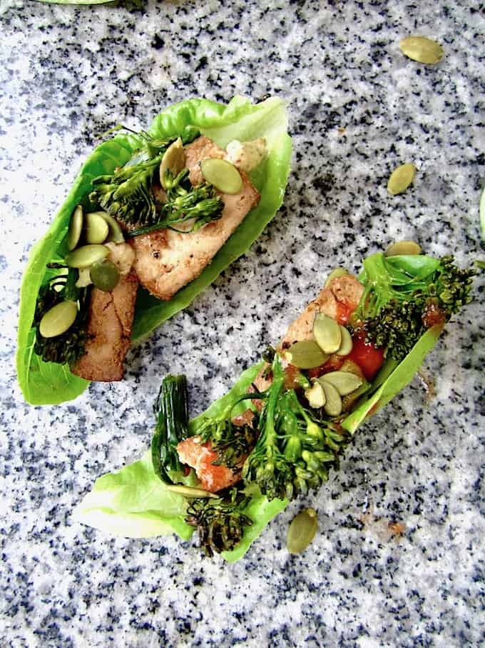 Easy Vegan Tofu Lettuce Wraps - Bake the tofu and broccolini ahead of time for an easy, delicious, 5 minute high protein lunch! | veganchickpea.com